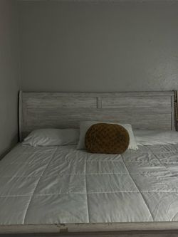 Ashley King Bedroom Set
