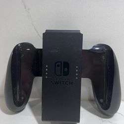Nintendo Switch Charging Grip – OEM, Perfect Condition & Ready to Use!