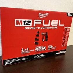 Milwaukee  New Kit Installation Drill Driver M12 Batteries And Charger 