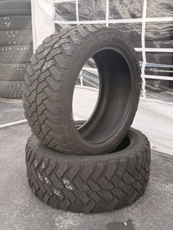 Pair Of 2 Used Cosmo Mud Kicker MT LT33/12.50R22