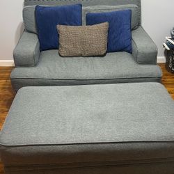 Love Seat & Ottoman $200 OBO 