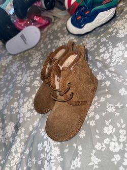 Girls Ugg boots size 4/5
