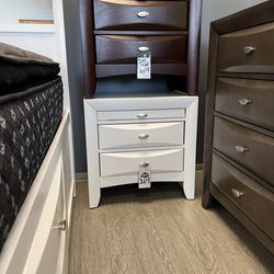 White 3-drawer Nightstand- Ultimate Storage Collection 