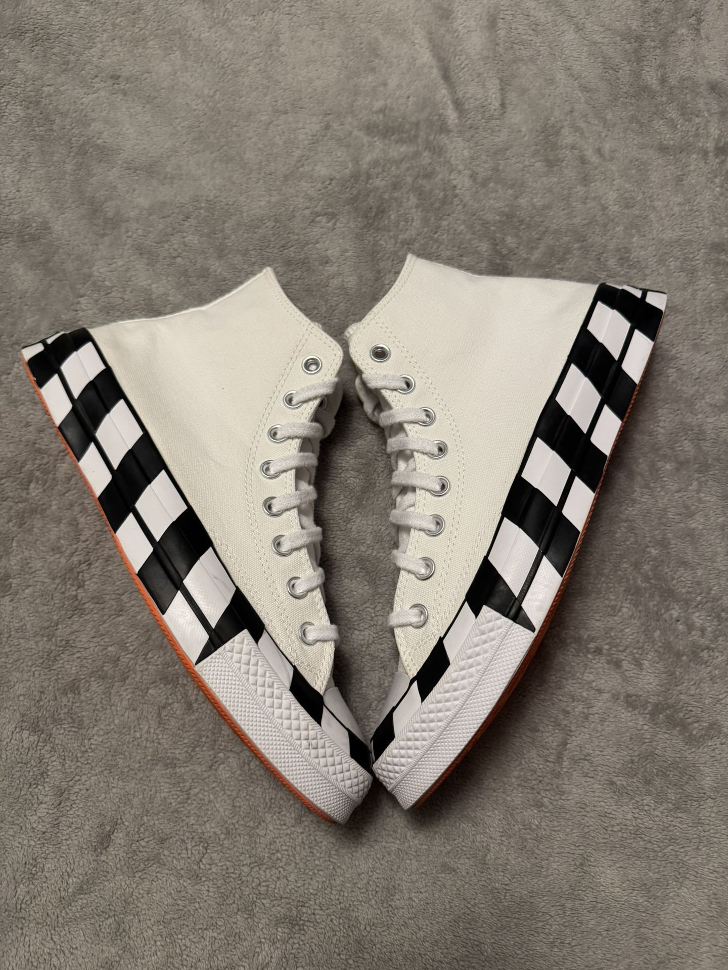 Converse Off White Chuck Taylor Size 9