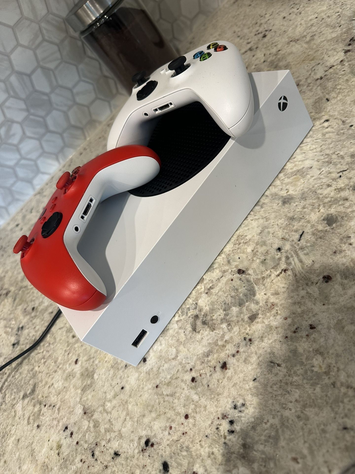 Xbox Series S/with Two Controllers