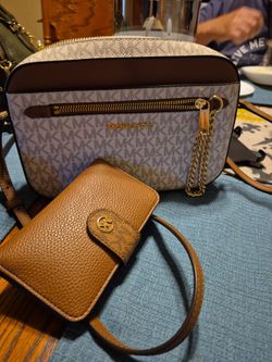 Michael Kors crossbody w wallet