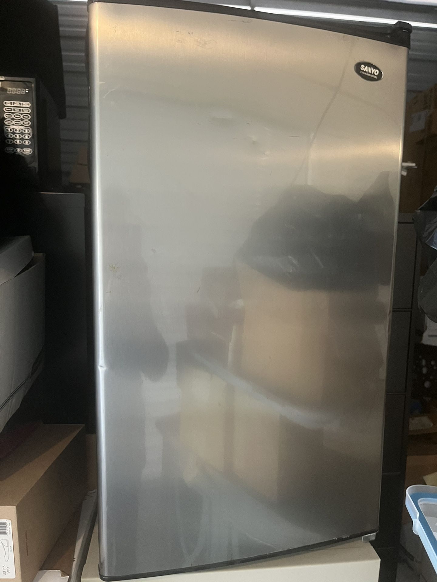 Sanyo Compact Fridge SR44315