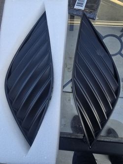 2020 Toyota Camry SE Stock Fog Light Covers