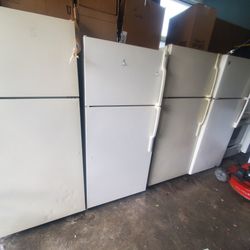 Fridges Baige 28 Inches $200 Pick Up Bridgeport  CT..or 301 Saundview Ave Bronx NY 10473