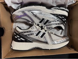 New balance1906r M1906RER Grey/white mens size 10.5 brand new with box