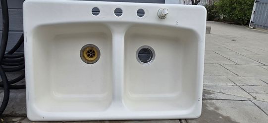 White Cast Iron 33 in. 4-Hole Double Bowl Drop-in Kitchen Sink