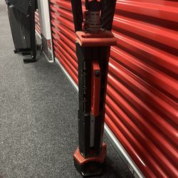 Milwaukee Tripod Light