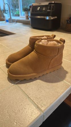 Youth Size 5 Bearpaw Fur Lined Boots