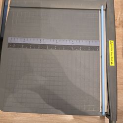 Seamline Office Paper Cutter 