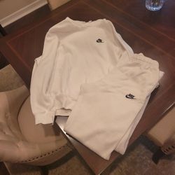 White NIKE Fleece Set