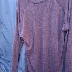 Large Men's Lululemon Long Sleeve Shirt