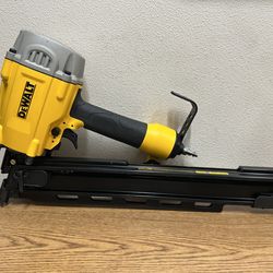 DEWALT DWF83PL Pneumatic 21-Degree Collated Corded Framing Nailer