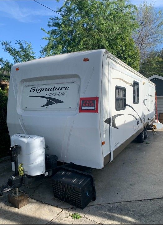 Trailer 2012 Signature Ultra Lite Forest River