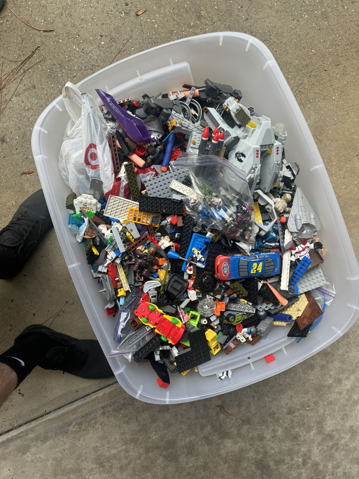 LEGO , MEGABLOX, AND OTHER ASSORTED TOYS 40lb