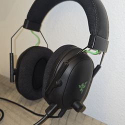 Razer - BlackShark V2 Wired Gaming Headset