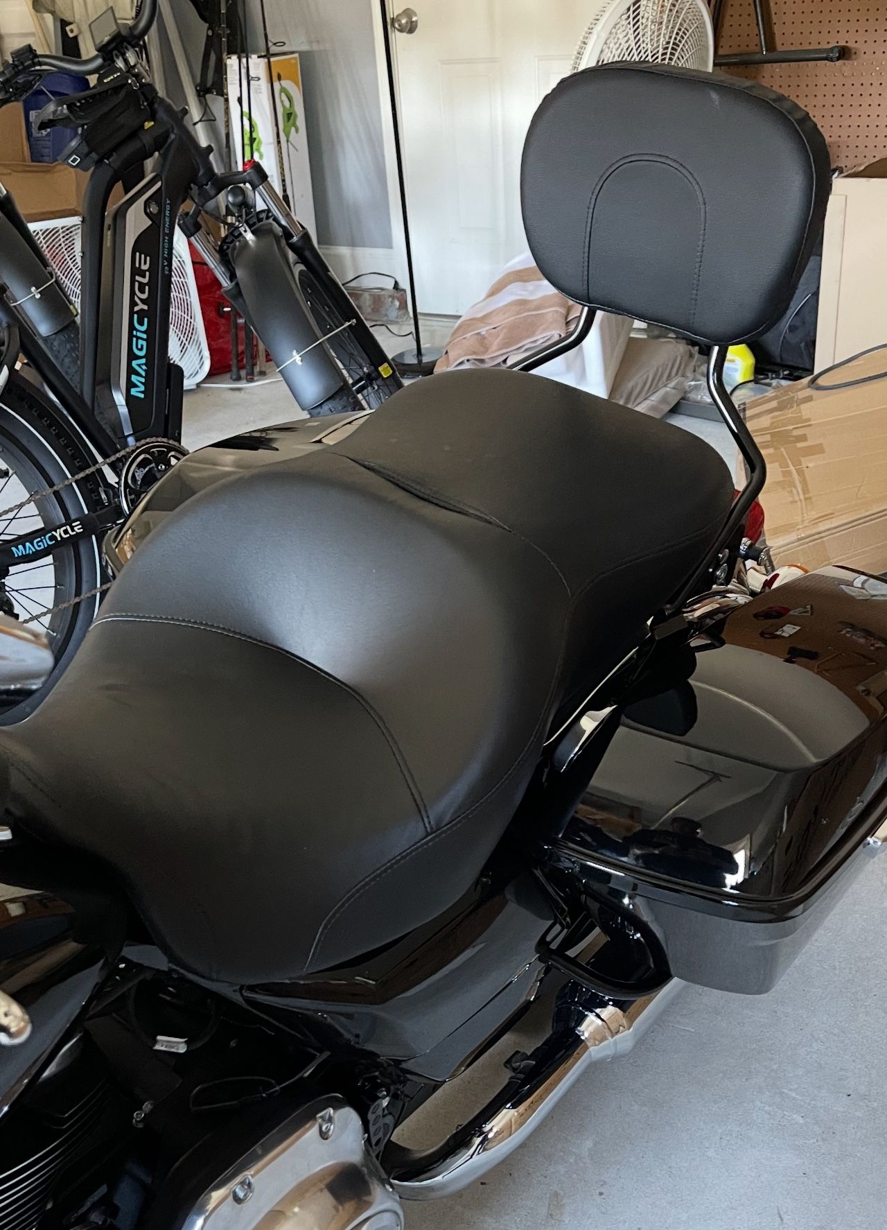 Harley Davidson genuine seat And Sissybar