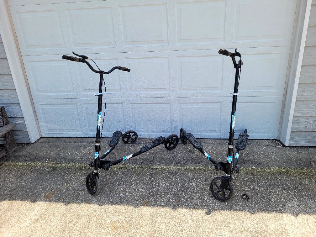 2 Aodi 3 wheel wing Wiggle Scooter