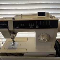 Singer Sewing Machine