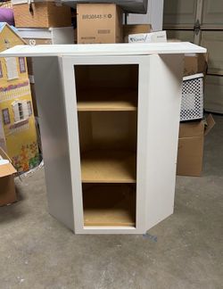 Kitchen corner shaker
