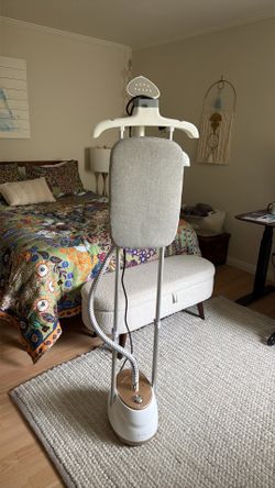 Clothes steamer