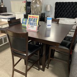 Gorgeous Dining Set 😊 Easy Financing Available ☺️ Free Delivery 🚚 