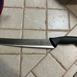 Sourdough Bread Knife, Mercer Culinary M23210 Millennia Black Handle, 10” Wide, Wavy Edge, Bread Knife