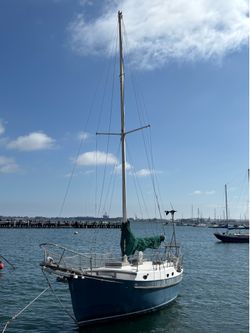 36 foot sailboat with big motor @ 40 horsepower