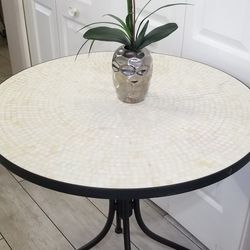 Round Stone Metal White Cream Console Table Indoor/Outdoor Diameter 28"x30.5"Tall ~ Durable Heavy No Pet No Smoke Home