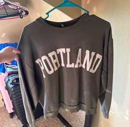 Size Medium Portland Graphic Crewneck Sweatshirt