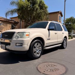 2008 Ford Explorer, limited edition fully loaded