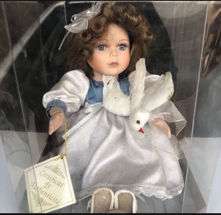 🔵 Beautiful Authentic Baby "Musical" Porcelain Doll  🎶🎵🎶