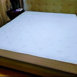 King Ecoterra Hybrid Mattress - Like New