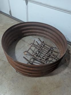 Outdoor fire pit
