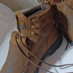 STEELTOE WORK BOOTS SIZE 10
