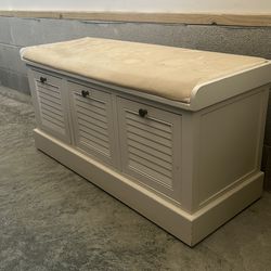 3-drawer seating bench