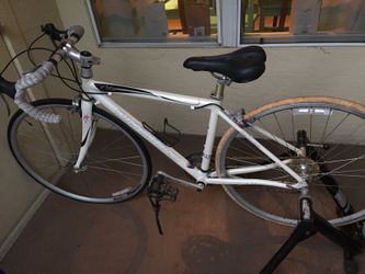 Women's Specialized Dolce bike