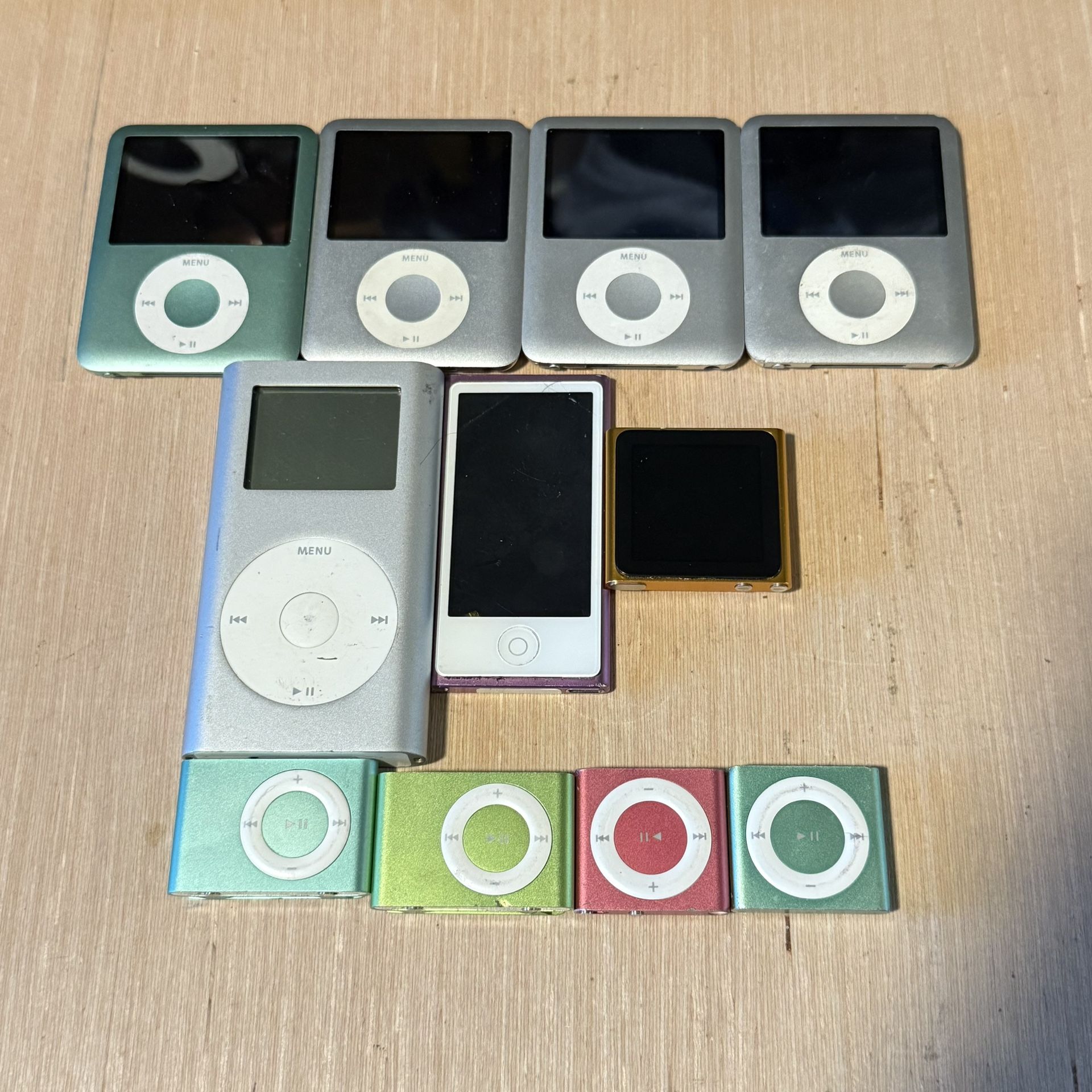 Lot Of 11 Apple iPod Nano/Shuffle UNTESTED BROKEN“For Parts/Repair”Read Info Blw 