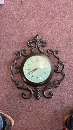 Vintage Battery Powered Clock