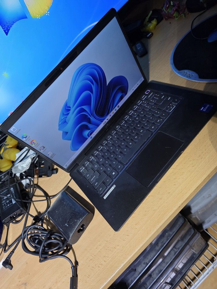 Dell Laptop Touchscreen Intel i7-CPU 32GB Ram 512GB NVMe  m.2 SSD 