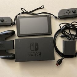 Nintendo Switch Console HAC-001 32GB Gray Joy-cons CIB Excellent Condition