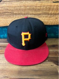 New Era 59FIFTY fitted hat featuring  Pittsburgh Pirates logo 7 1/2