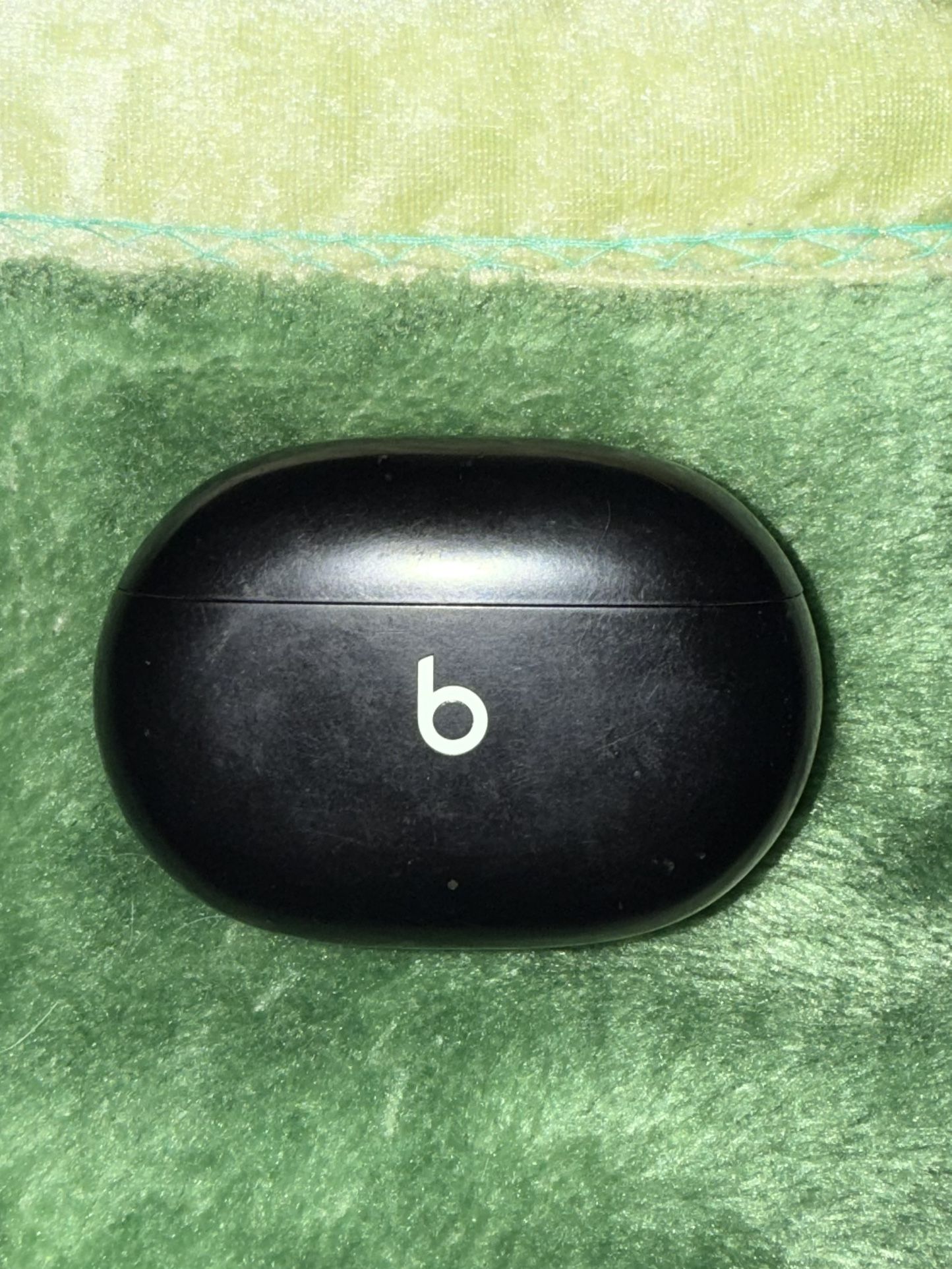 APPLE BEAT AUDIO BUDS