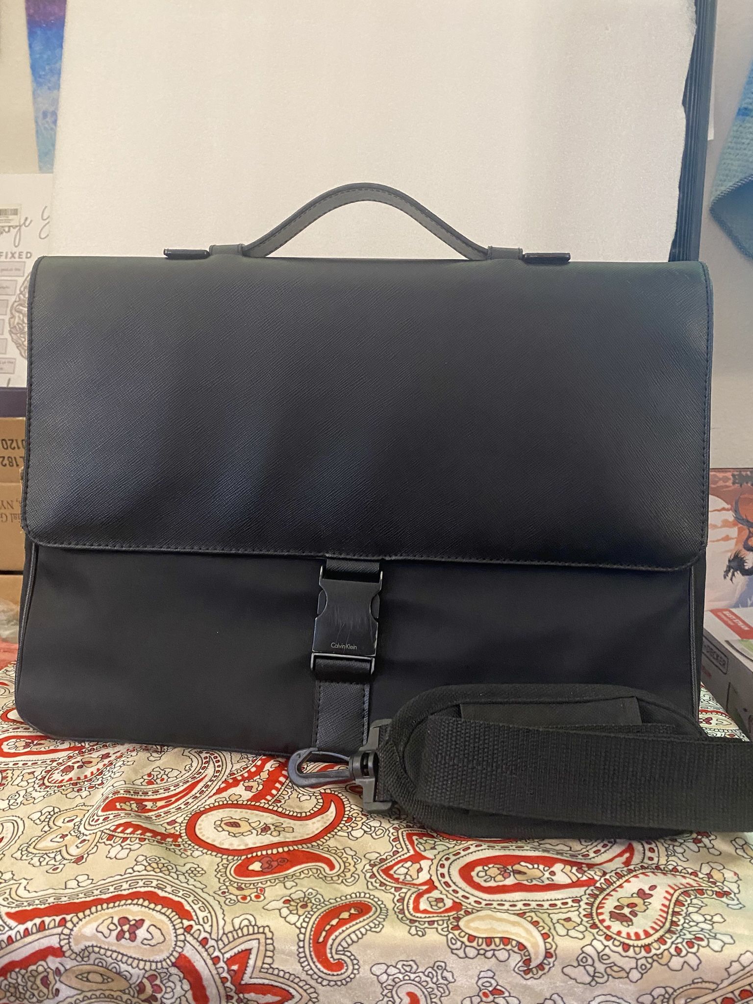 Calvin Klein Men’s Brief Case/laptop Case Leather