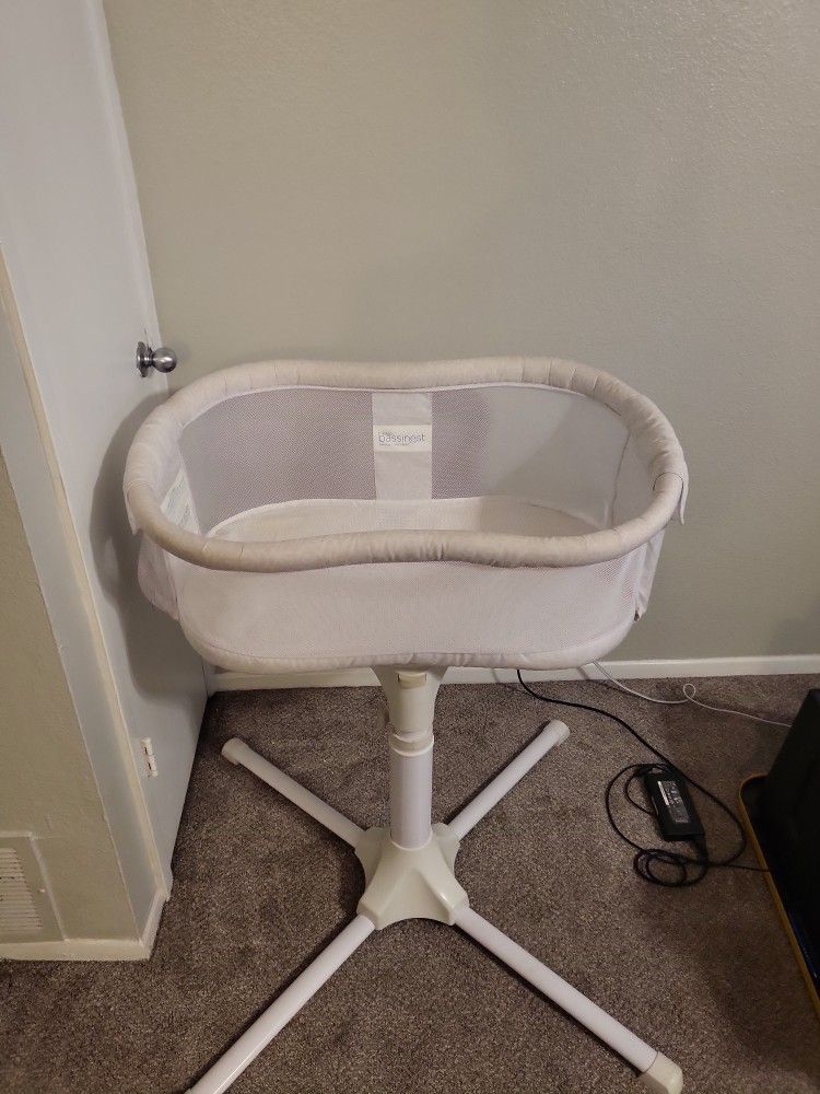 HALO Bassinet Swivel Sleeper