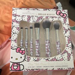 hello kitty makeup brushes 